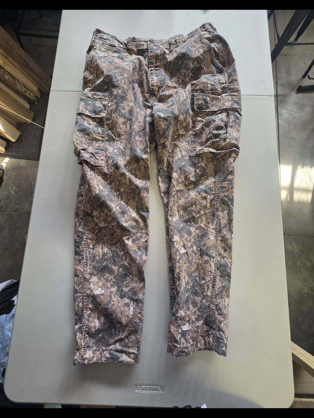 American Eagle Outfitters Men's Brown/Green Camo Cargo Pants